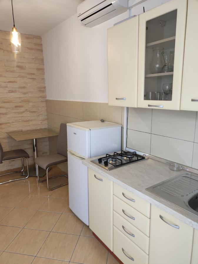Apartments Katica Metajna Exterior photo